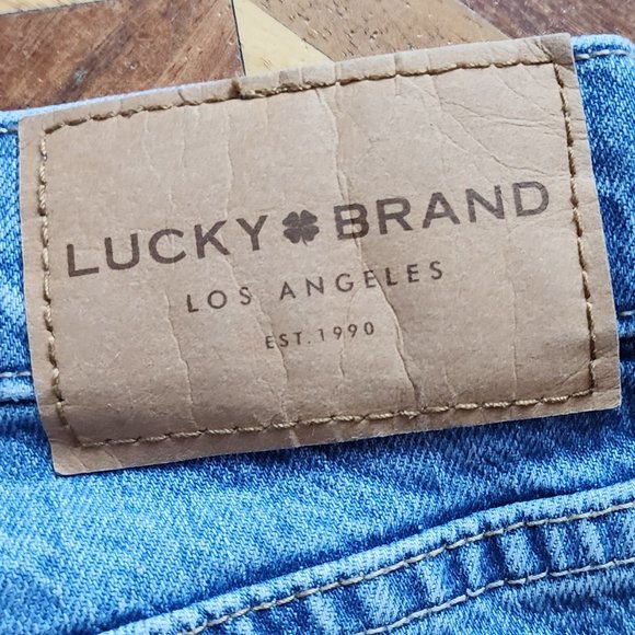 Lucky Brand High Rise Light Wash Destroyed Relaxed Taper Jeans Size 2/26 - Picture 16 of 16